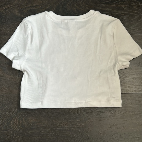 TNA WHITE CROP T-SHIRT. - Picture 2 of 3